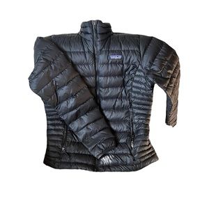 Patagonia lightweight puffer jacket